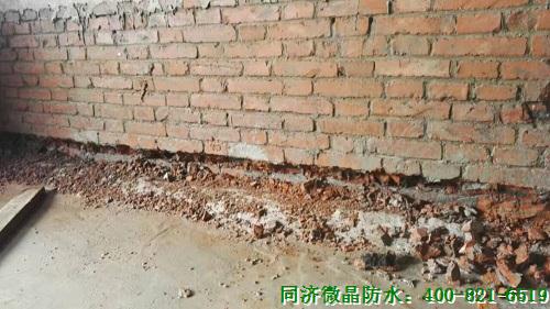自挖别墅地下室防水防潮防霉施工现场